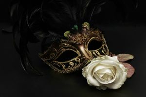 mask-public-speaking-performance-rose-2